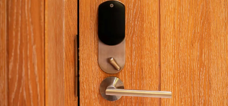 Automatic Locking Door Knob Red Bluff